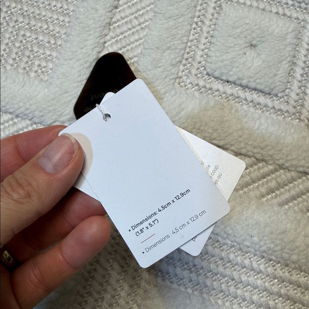 LULULEMON KEY CHAIN - Picture 6 of 7